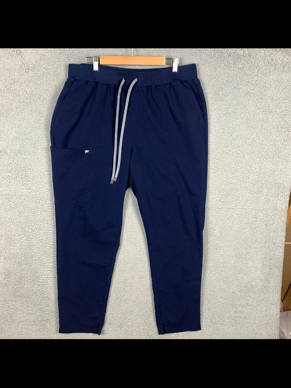 Fabletics Women's Navy V-Neck Scrub Top and Pants Set XL XXL 1X